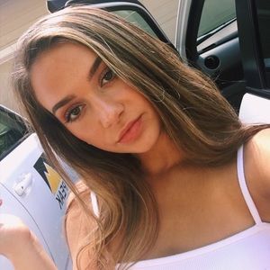 Meet your Posher, Caraline